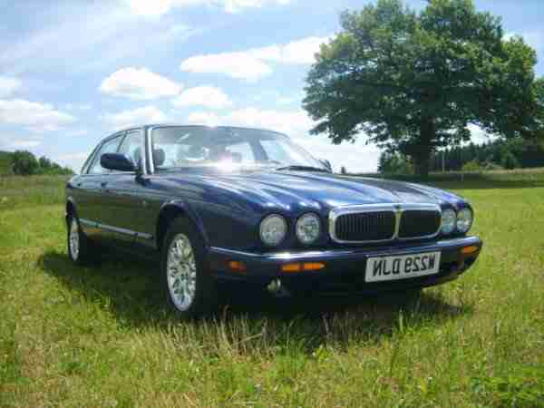 Jaguar XJ8 3.2 V8 Executive Automatik TÜV / AU Neu