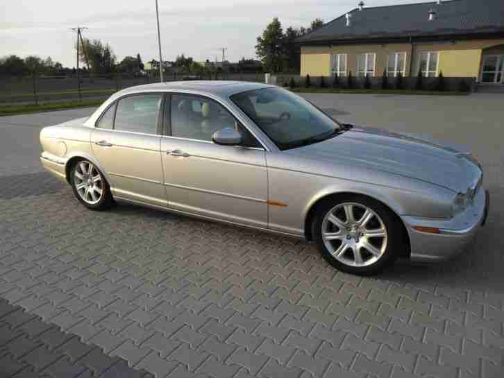 Jaguar XJ8 4, 2 Benzin 298 Ps Leder Weiß