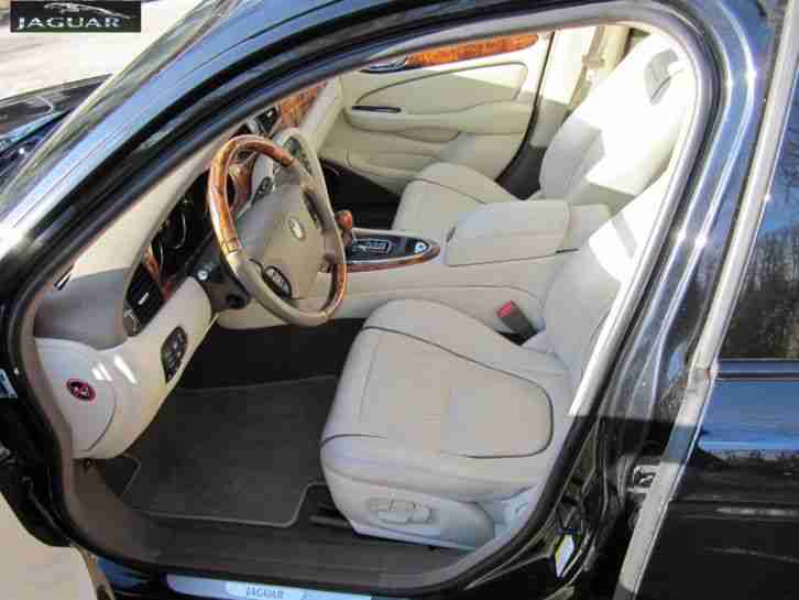 Jaguar XJ8 4.2 V8 EZ 2007 Klima Navi Xenon 19"LM AHK TopAusstattg XJR Optik