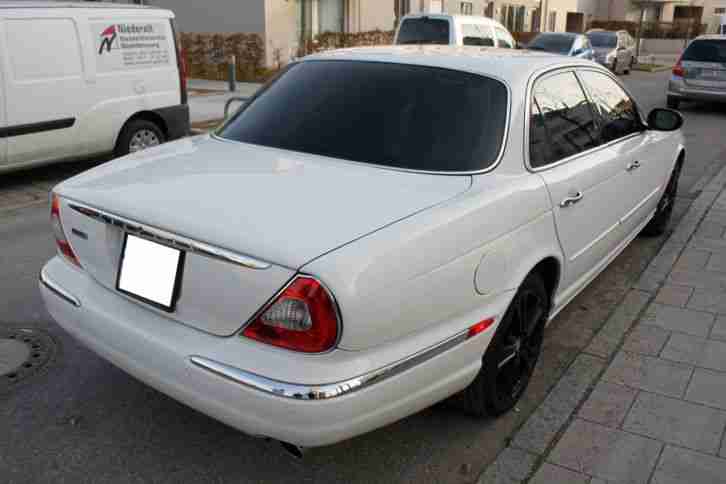 Jaguar XJ8, 4,2l X350 Vanden Plas = Daimler in Ivory White tolle Ausstattung