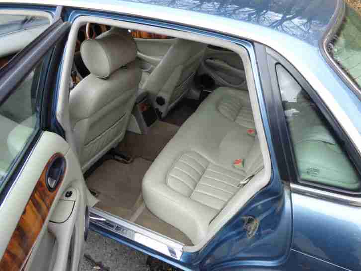 Jaguar XJ8 ; EZ 1998 ; RHD mit deutscher Zulassung ; Top-Ausstattung - ANSEHEN!!