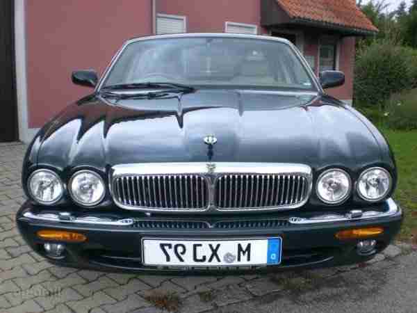 Jaguar XJ8 Sovereign V8 4.0 284 PS mit AHK aus Sammlung Privatverkauf Tüv neu
