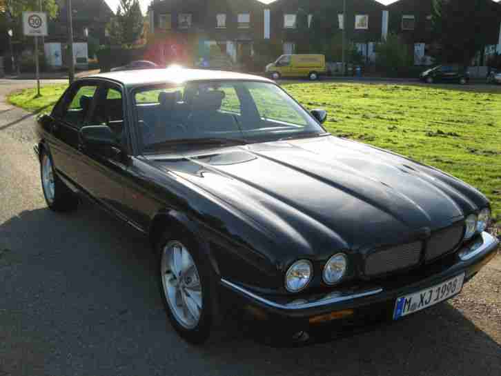 XJ8 Sport 3, 2l V8 RHD mit AT Motor, Leder, SSD,