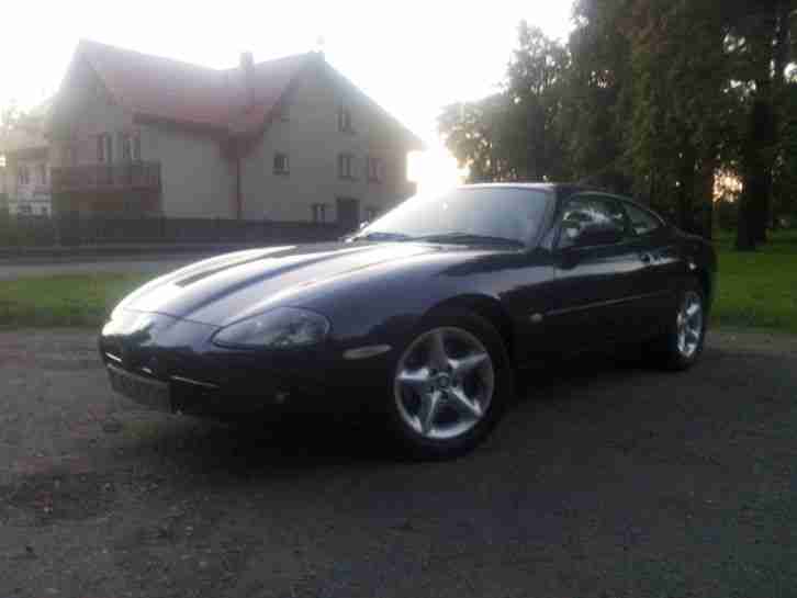 Jaguar XK8 4.0 V8 RHD rechtslenker