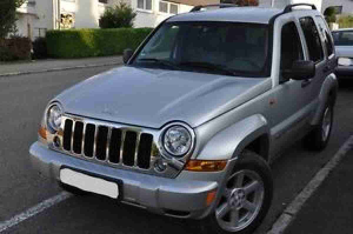 Jeep Cherokee 2.8 CRD Limited mit AHK 3, 5 to