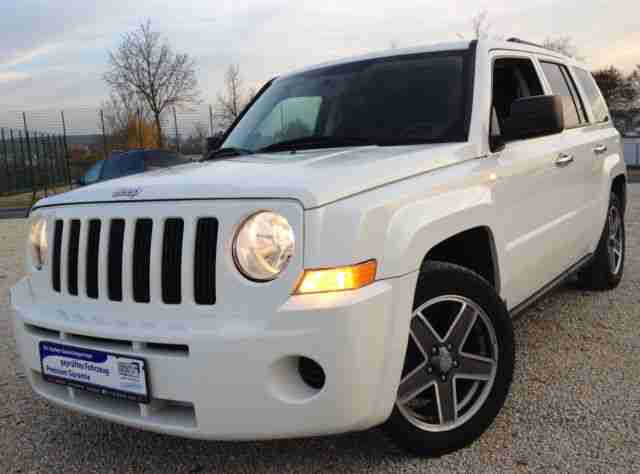 Jeep Patriot 2.0 CRD DPF Sport -4x4- AHK - TÜV NEU