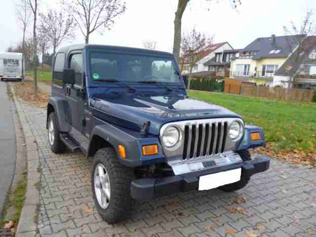 Jeep Wrangler 2.5 Sport Hardtop TÜV AU Neu AHK