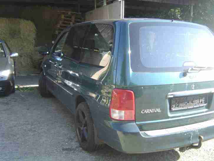 KIA CARNIVAL 2,5 V6 BASTLERFAHRZEUG MIT NEU TÜV EZ 2002 FÄHRT UND HAT NEUTEILE