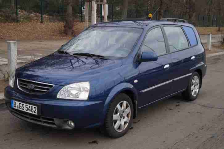 KIA Carens II Betteinbau