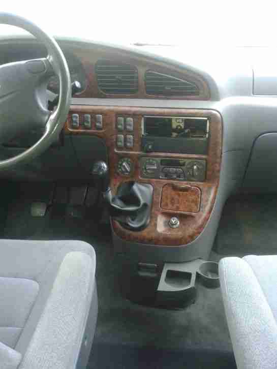 KIA Carnival LS