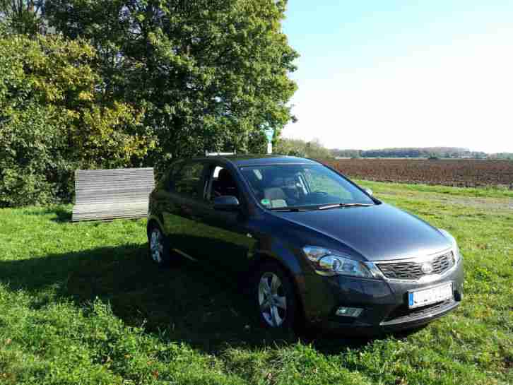 KIA Ceed Edition 7 Limousine , Sonderausstattung, Gasanlage, Navi alles dabei !!