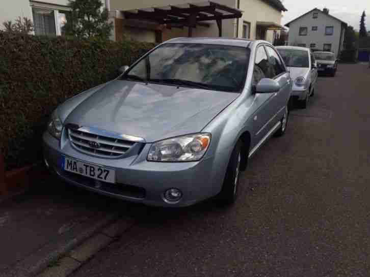 KIA Cerato EX Ez. 2005, aus zweiter Hand und sehr gepflegt