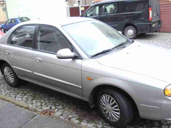 KIA SHUMA II BJ.2002 , 123000 km , tüv 8/2017