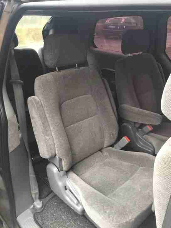Kia Carnival 2,9 CRDI 144 PS TÜV Neu 7 Sitze Silber AHK