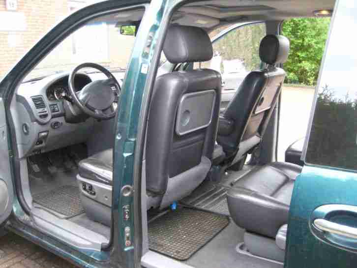 Kia Carnival, Bj. 2003, 1. Hand, 7 Sitzer, grün, 197507 km, Winterräder