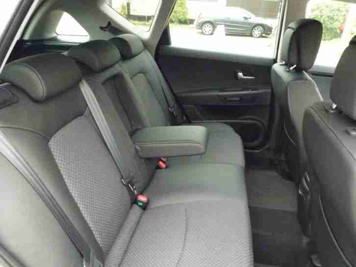 Kia Cee'd 1.6 16VCRDI EZ10/2012 TÜV/AU NEU 10/2019 Navi Teilleder Bluetooth Ceed