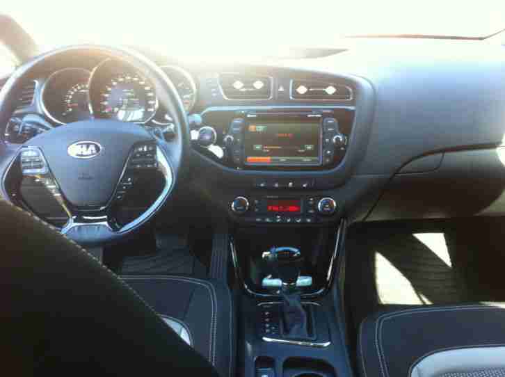 Kia Ceed Vollaustattung,Automatic,Teilleder,LED v+h,Kamera, Xenon