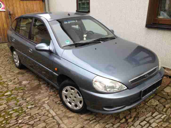Kia Rio 1,5l; 97PS; grau; Bj10/01; 124tkm; TÜV 10/14; 8-fach bereift; stillgel.