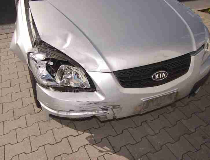 Kia Rio aus 2009 Unfallschaden