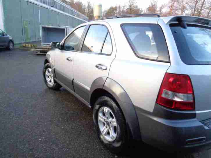 Kia Sorento 3.5 V6 Leder Automatik Klima Allrad 4x4 Anhängerkupplung BJ 08/2005