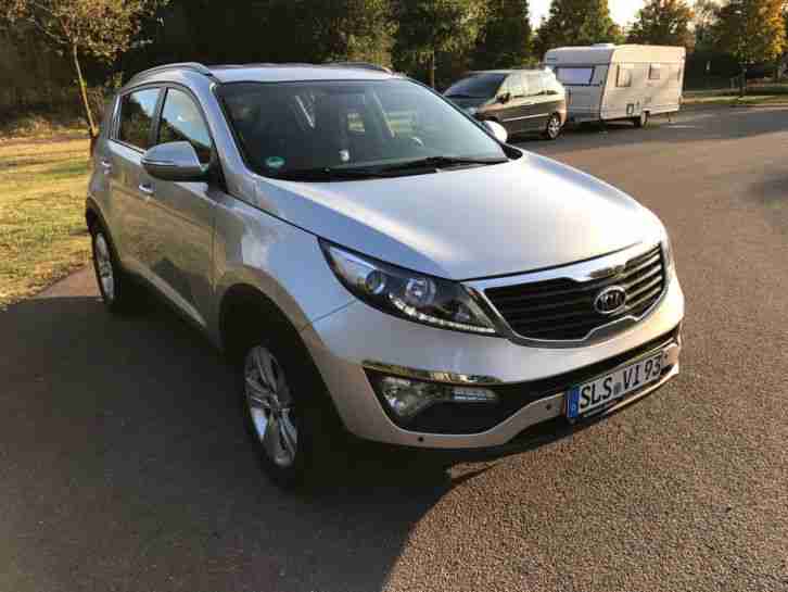 Kia Sportage 2.0 CVVT 2WD Automatik Scheckheft Garantie 8Fach Bereift Winterauto
