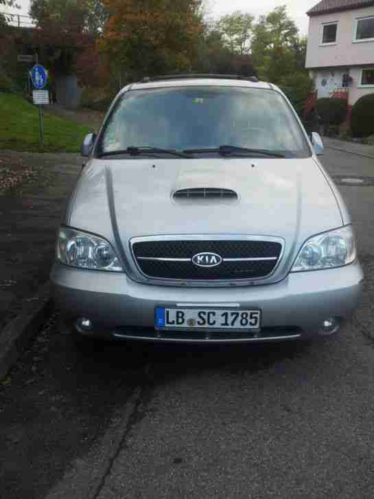 Kia carnival