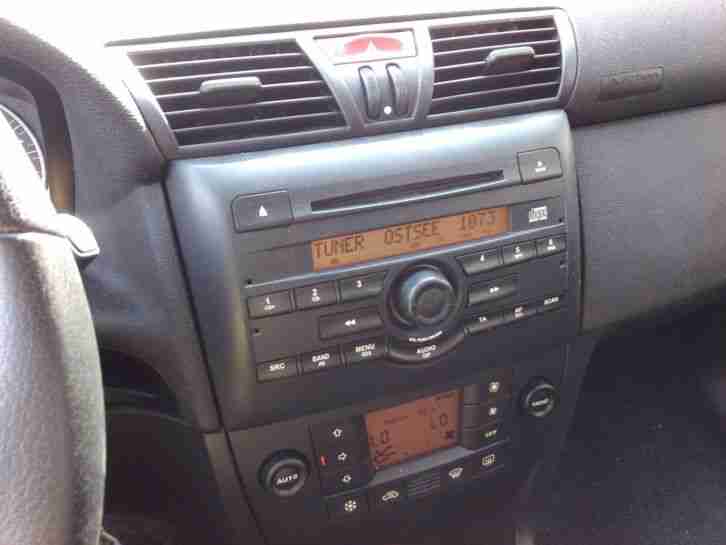 Kleiner gelber Flitzer sucht neues Zuhause mit wenig Kilometer