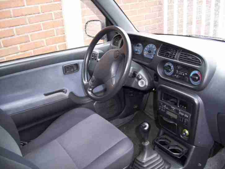 Kleinwagen DAIHATSU CUORE Tüv neu Bj.04.2002 Kw 41 ccm 989
