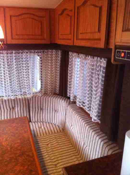 Knaus Azur 380 Für die kleine Familie