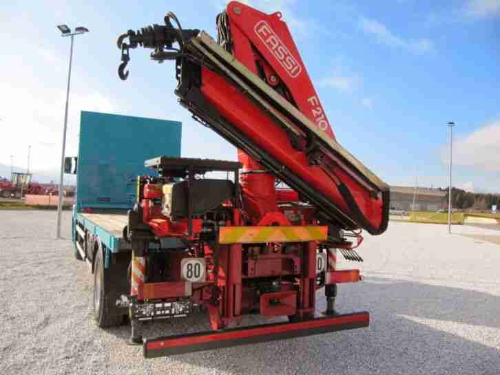 Kran Fassi F 210 Renault Magnum DXI 480 (Volvo Motor)