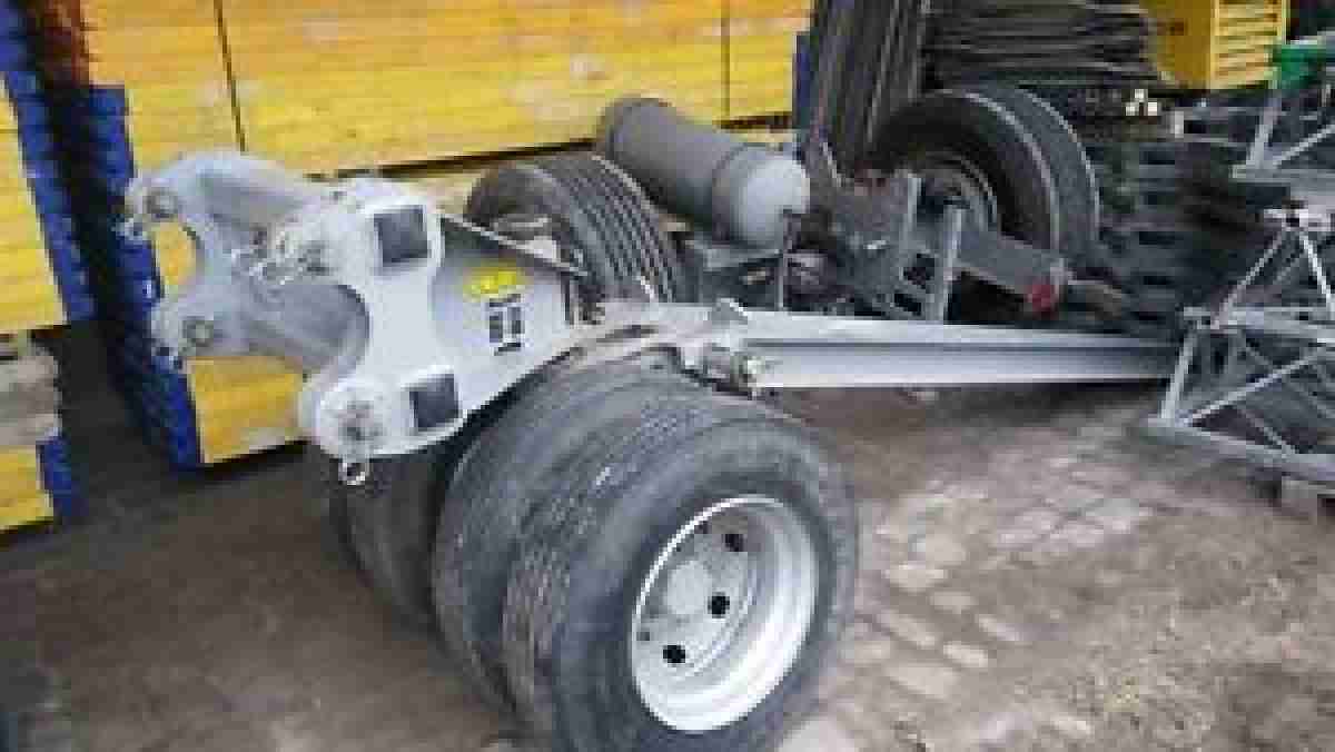 Kranachse Potain DJ 80 S 125 Kranfahrwerk