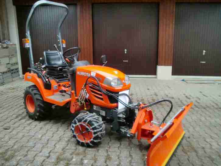 Kubota Kompakttraktor BX2350 mit Räumschild und