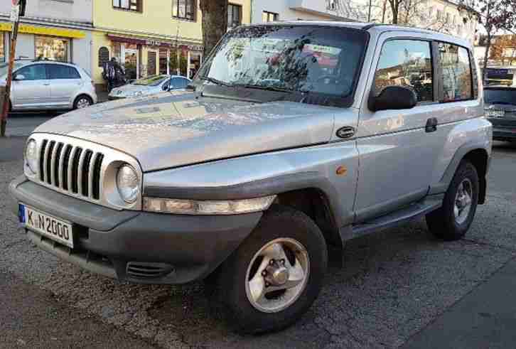 Kult Auto PKW Benziner KFZ Korando SUV Jeep