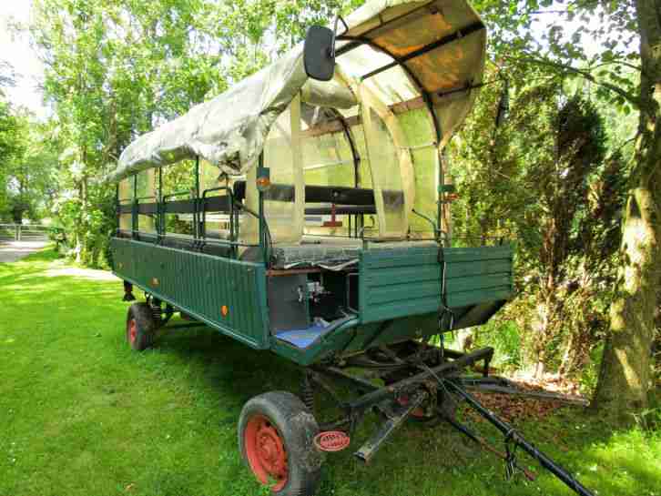 Kutsche/Anhänger/Kremser mit ca. 16 Plätzen, mit Plane und Beleuchtungsanlage