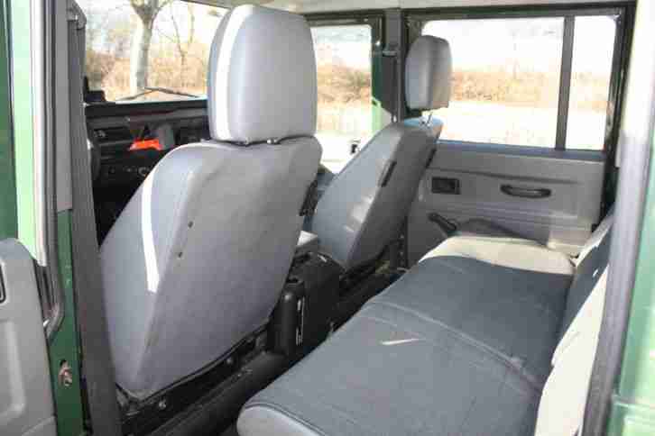 LAND ROVER Defender 130 TD5 Crew Cap