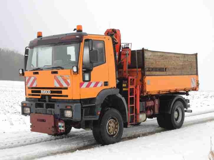 LKW Iveco Euro Trakker Kipper mit Kran und Salzstreuer