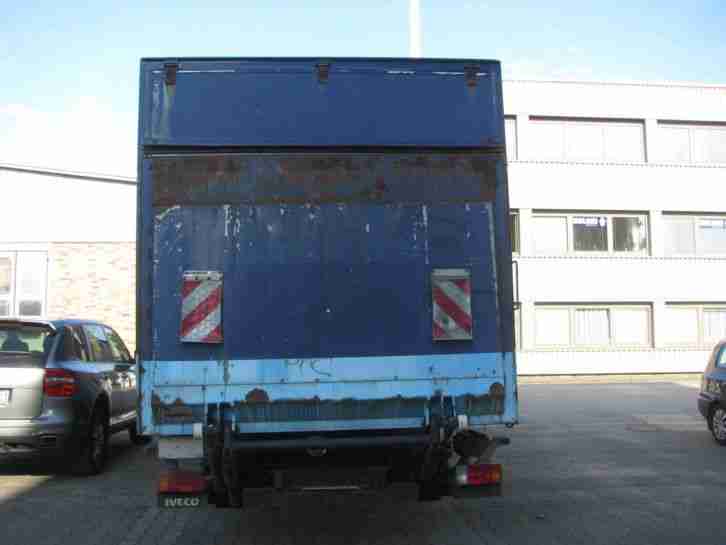 LKW Iveco geschlossener Kasten Laderampe km 372374