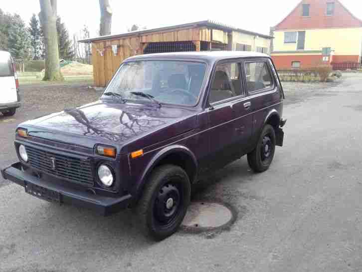 Lada Niva 1,7i Benzin 4x4 Allrad mit original 30000 Km