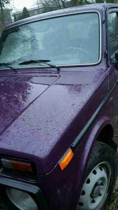 Lada Niva Mattlackierung topgepflegt