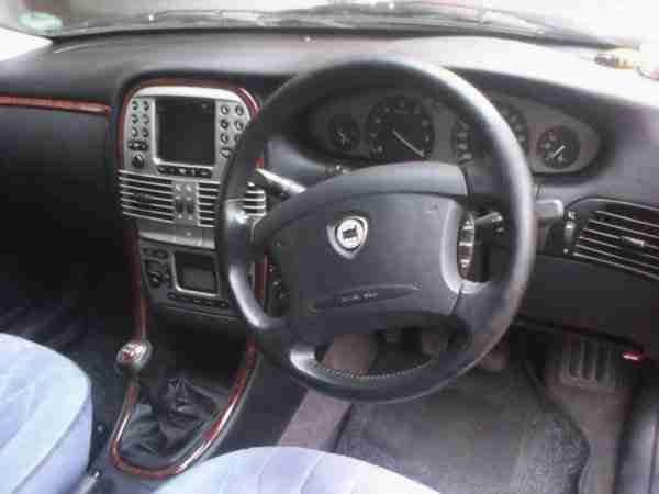 Lancia Lybra 1.8 LX mit Bose Soundsystem und Alcantara Vollleder.