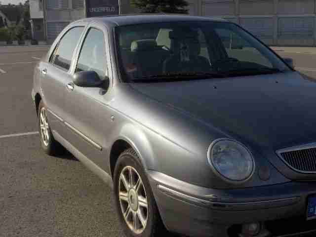 Lancia Lybra 1,9 jtd grau