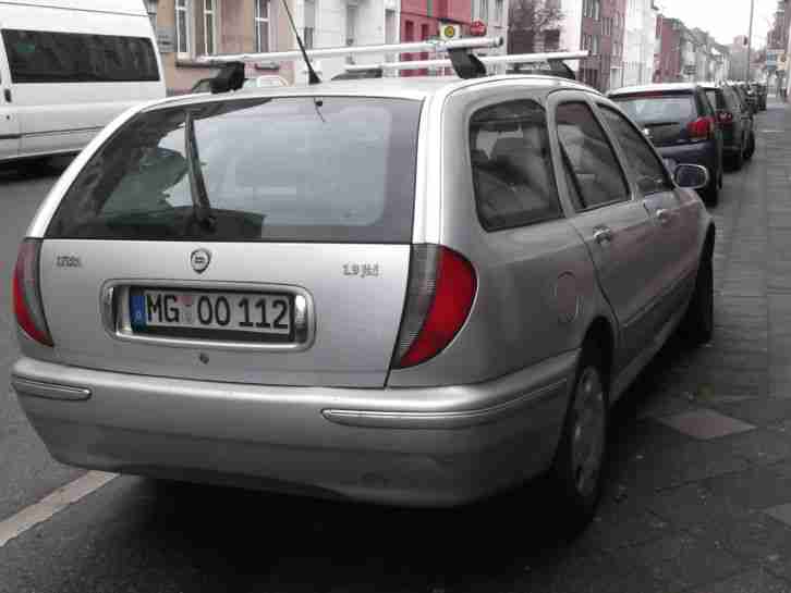 Lancia Lybra Station Wagon 1.9 jtd, silber, Bj. 08/2001, TÜV 06/2017, 208 TKM