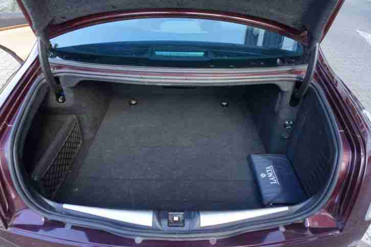 Lancia Thesis 3.0 V6 Alcantara