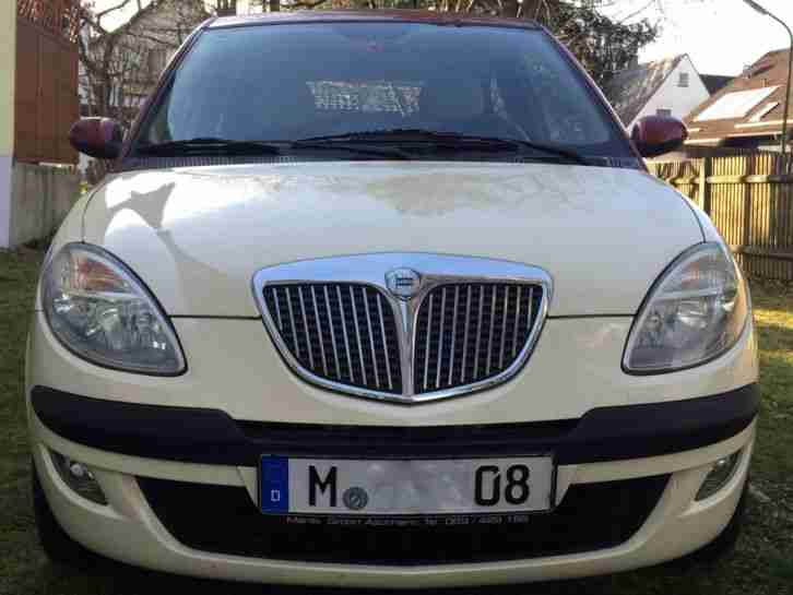 Lancia Ypsilon 1.2 16V Bi-Colore mit Fahrersitz-Heizung