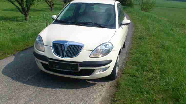Lancia Ypsilon