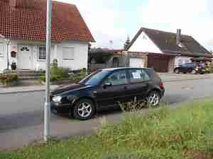 Limousine Volkswagen VW Golf 4 5 türig Benzin