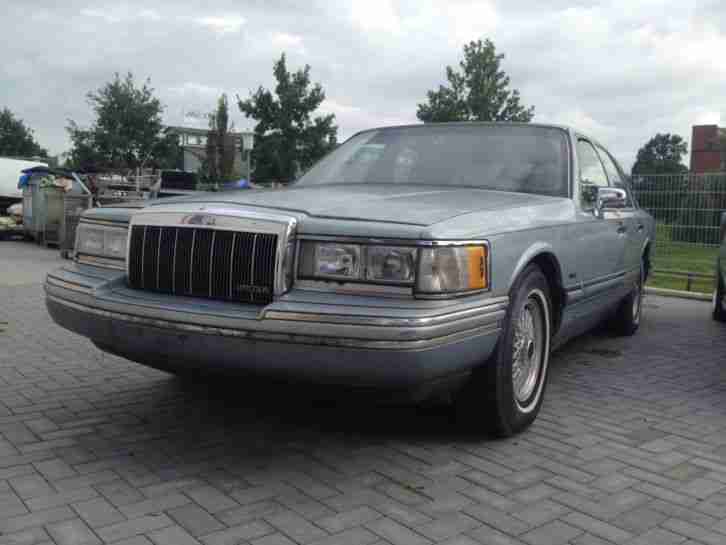 Lincoln Town Car 141 kW (192 PS)
