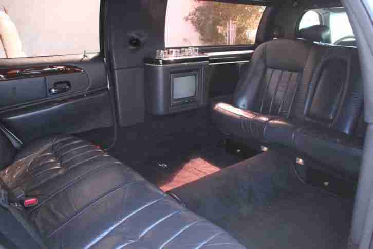 Lincoln Town Car Strech Limo Limousine