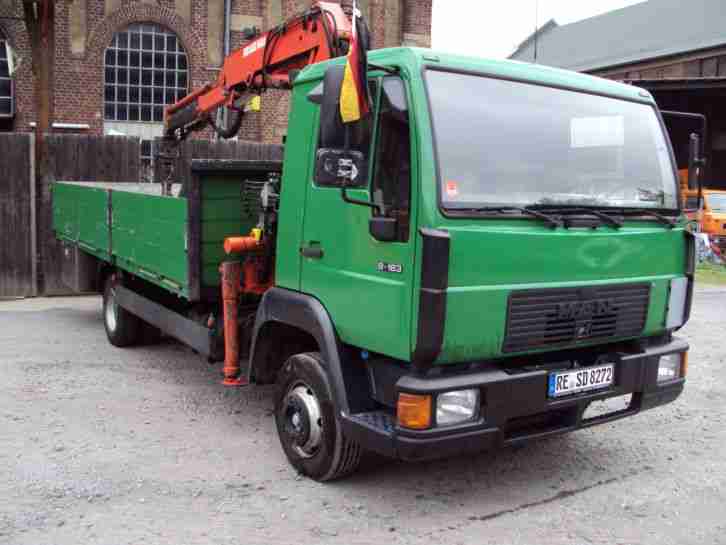 MAN L 2000 Pritsche mit Ladekran und Greifer - Ez.: Mai 2000 - 7,49t - 250000tkm