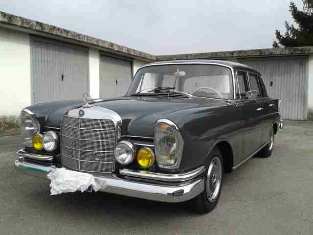 MERCEDES BENZ 220 SE W111